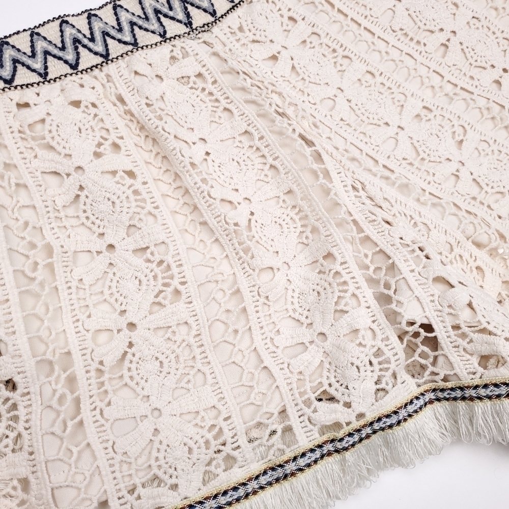Endless Rose Cream Embroider Eyelet Boho Shorts S - Picture 10 of 13